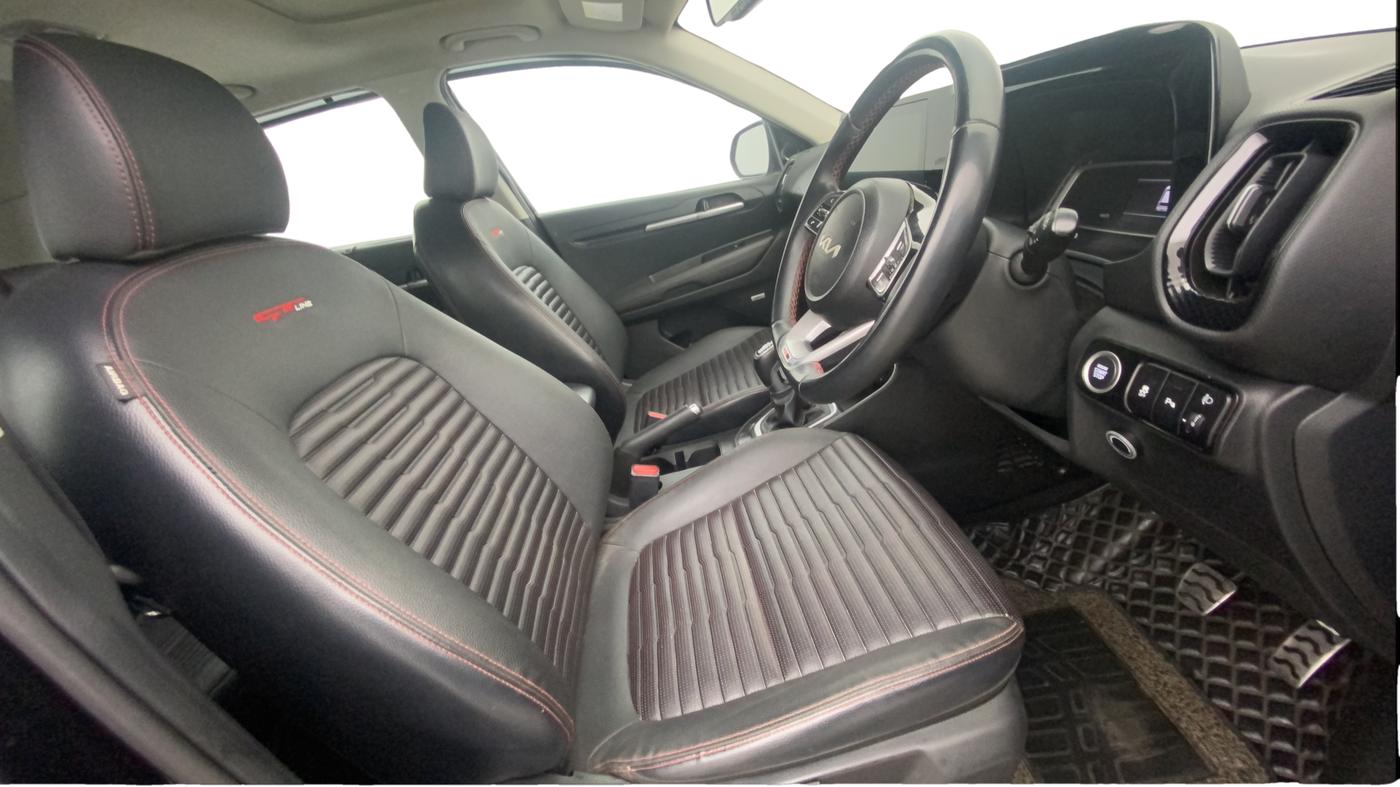 2022 KIA SONET GTX PLUS 1.0 IMT, CNG, Manual, 44,846 km, Right Side Front Door Cabin