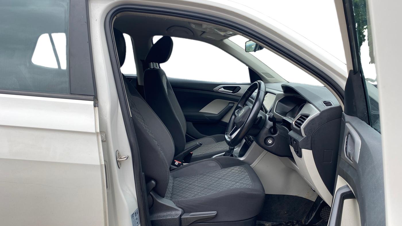 2022 Volkswagen TAIGUN HIGHLINE 1.0 TSI AT, Petrol, Automatic, 37,708 km, Right Side Front Door Cabin