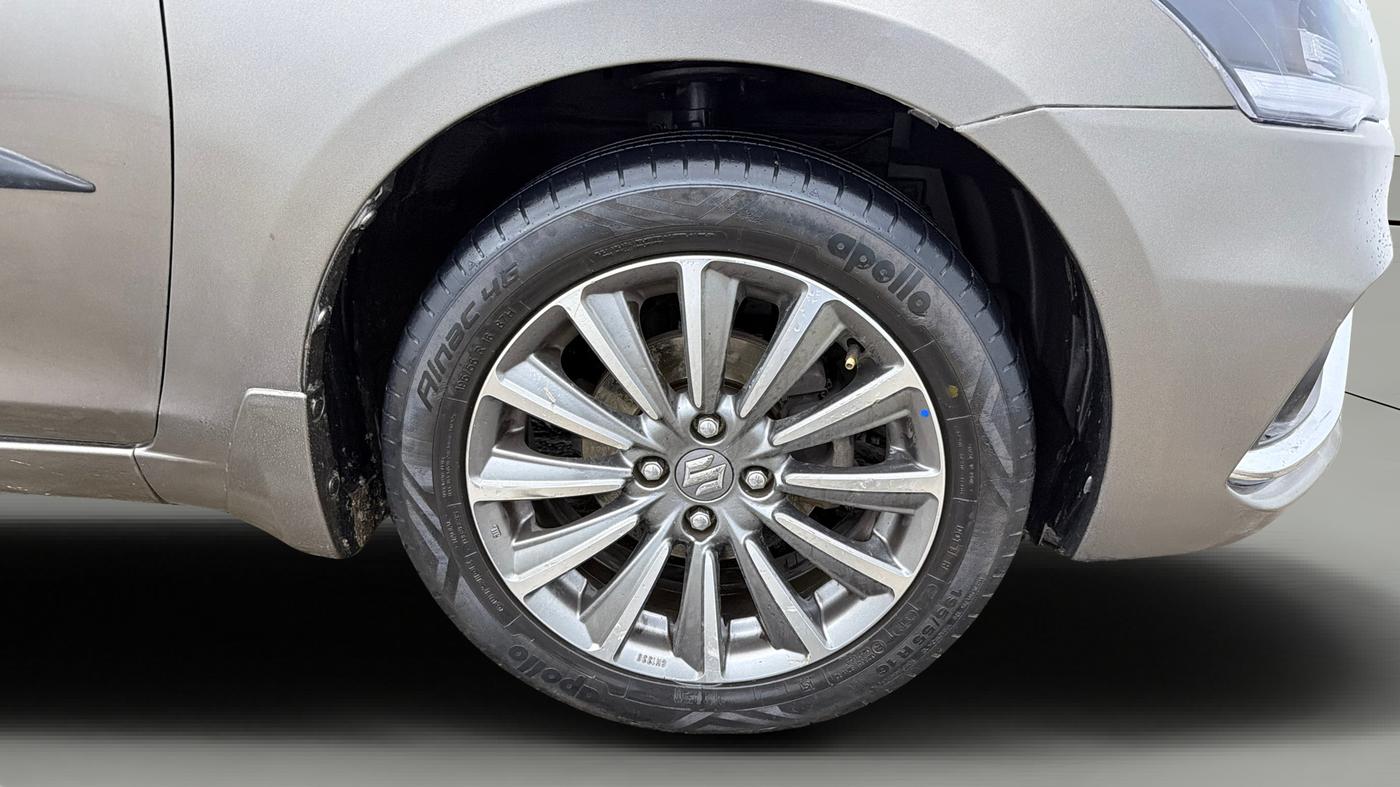2019 Maruti Ciaz ALPHA 1.5 SHVS PETROL, Petrol, Manual, 1,05,643 km, Right Front Wheel