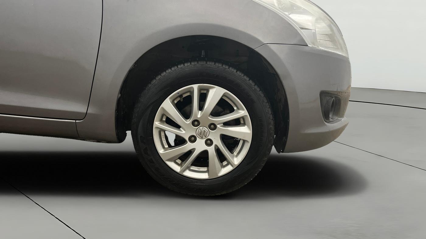 2014 Maruti Swift ZXI, Petrol, Manual, 36,206 km, Right Front Wheel