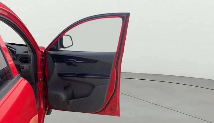 2019 Mahindra KUV 100 NXT K2 P 6 STR, Petrol, Manual, 62,040 km, RHS Front Door