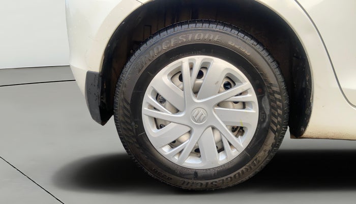 2016 Maruti Swift LXI (O), Petrol, Manual, 64,386 km, Right Rear Wheel