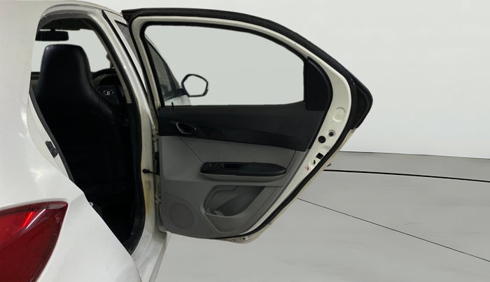 2018 Tata Tiago XT PETROL, Petrol, Manual, 32,574 km, RHS Rear Door