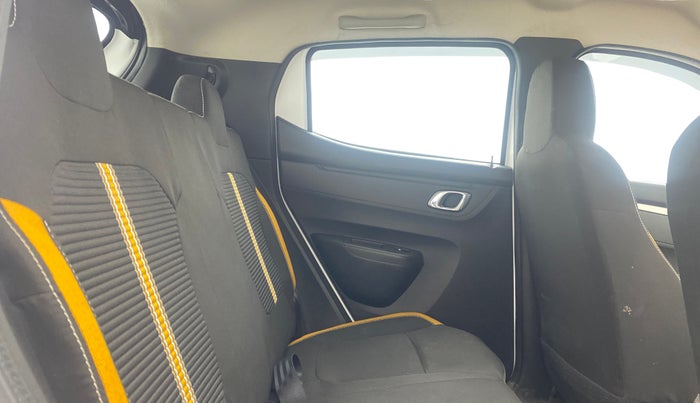 2022 Renault Kwid CLIMBER 1.0 AMT Dual Tone , Petrol, Automatic, 10,758 km, Right Side Rear Door Cabin