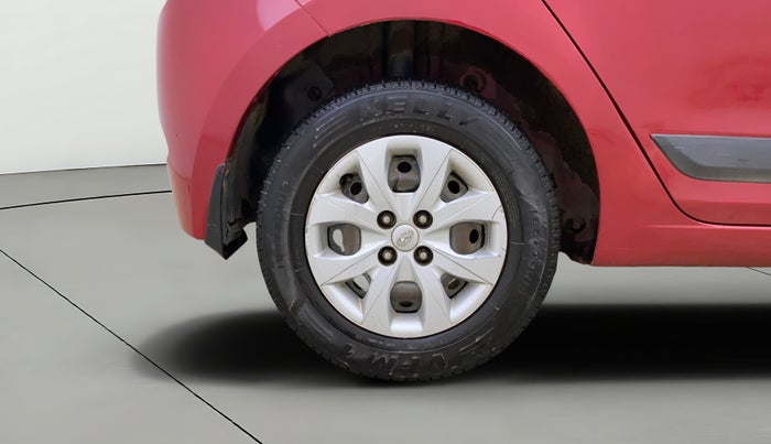 2015 Hyundai Elite i20 SPORTZ 1.4 CRDI, Diesel, Manual, 1,01,108 km, Right Rear Wheel