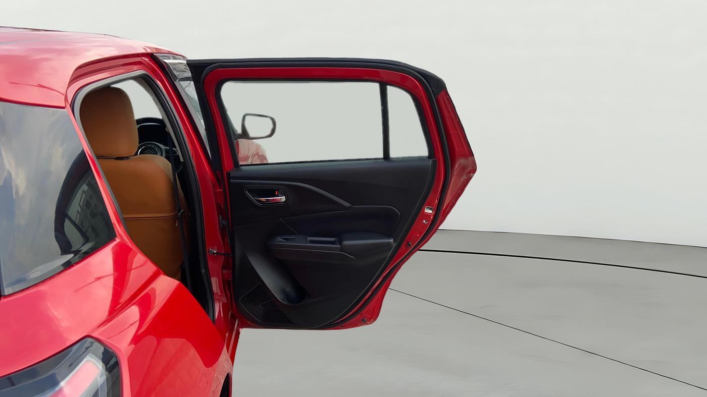 2024 Maruti Swift VXi (O) AMT, Petrol, Automatic, 12,128 km, RHS Rear Door