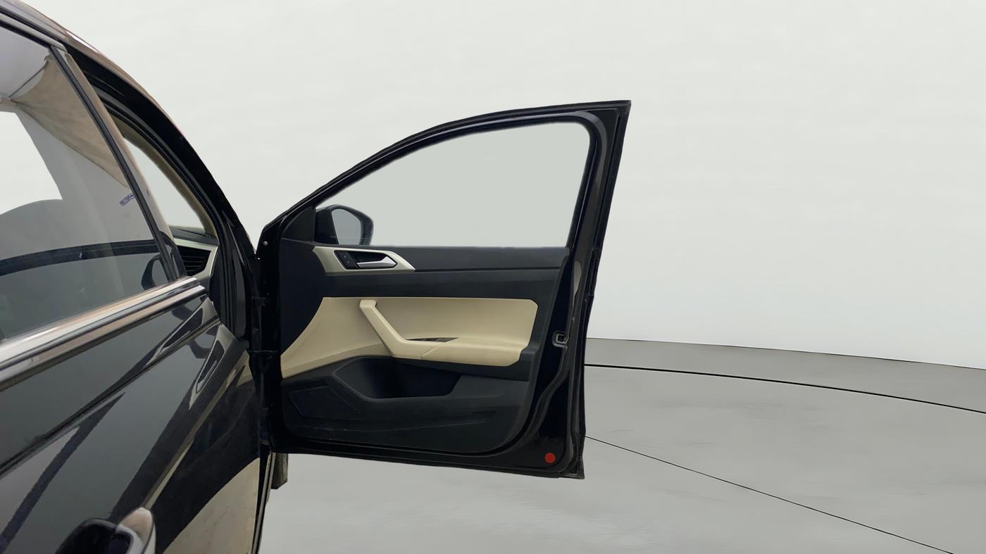 2024 Volkswagen VIRTUS TOPLINE TSI 1.0 AT, Petrol, Automatic, 25,122 km, RHS Front Door