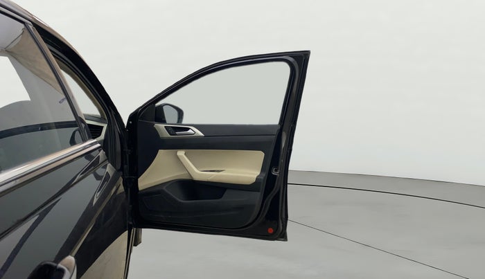 2024 Volkswagen VIRTUS TOPLINE TSI 1.0 AT, Petrol, Automatic, 25,122 km, RHS Front Door