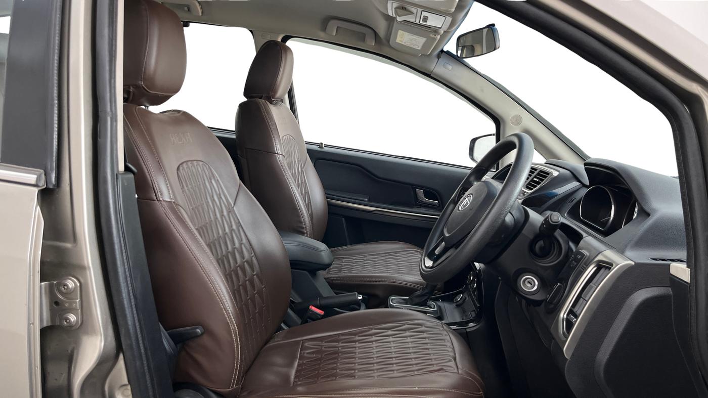 2018 Tata Hexa XMA 4X2 7 STR, Diesel, Automatic, 58,341 km, Right Side Front Door Cabin