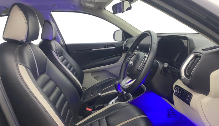 2021 KIA SONET HTX 1.0 IMT, Petrol, Manual, 31,988 km, Right Side Front Door Cabin