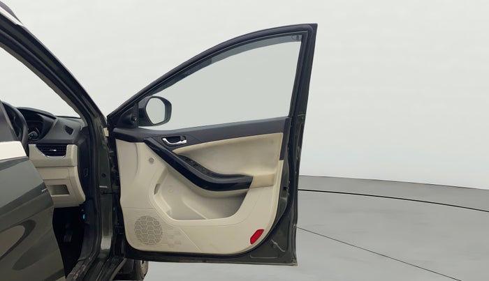 2020 Tata NEXON XZ PLUS (O) PETROL, Petrol, Manual, 32,333 km, RHS Front Door