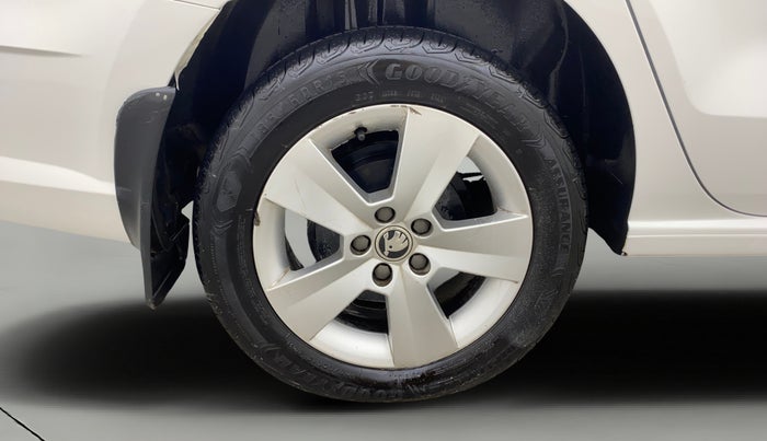 2021 Skoda Rapid 1.0 AMBITION TSI MT, Petrol, Manual, 49,111 km, Right Rear Wheel