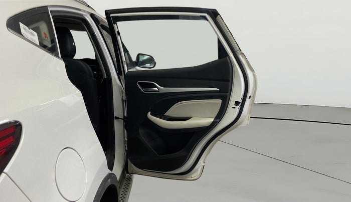 2022 MG ASTOR SHARP 1.5 MT, Petrol, Manual, 17,721 km, RHS Rear Door