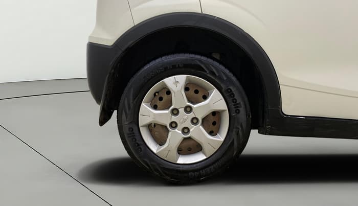 2022 Mahindra XUV300 W8 (O) 1.2 PETROL AMT, Petrol, Automatic, 80,718 km, Right Rear Wheel