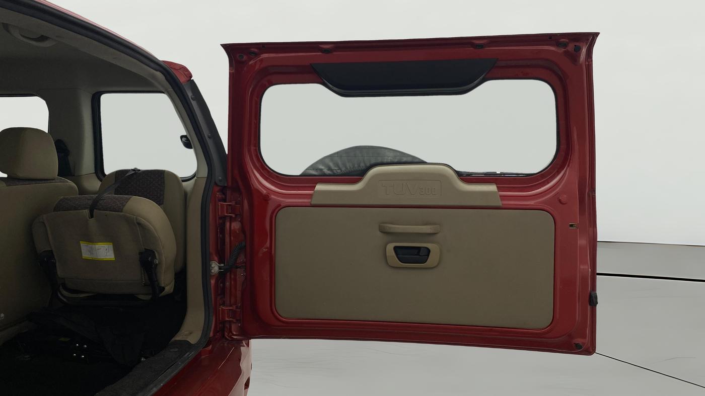 2018 Mahindra TUV300 T8, Diesel, Manual, 65,781 km, Boot Door Open