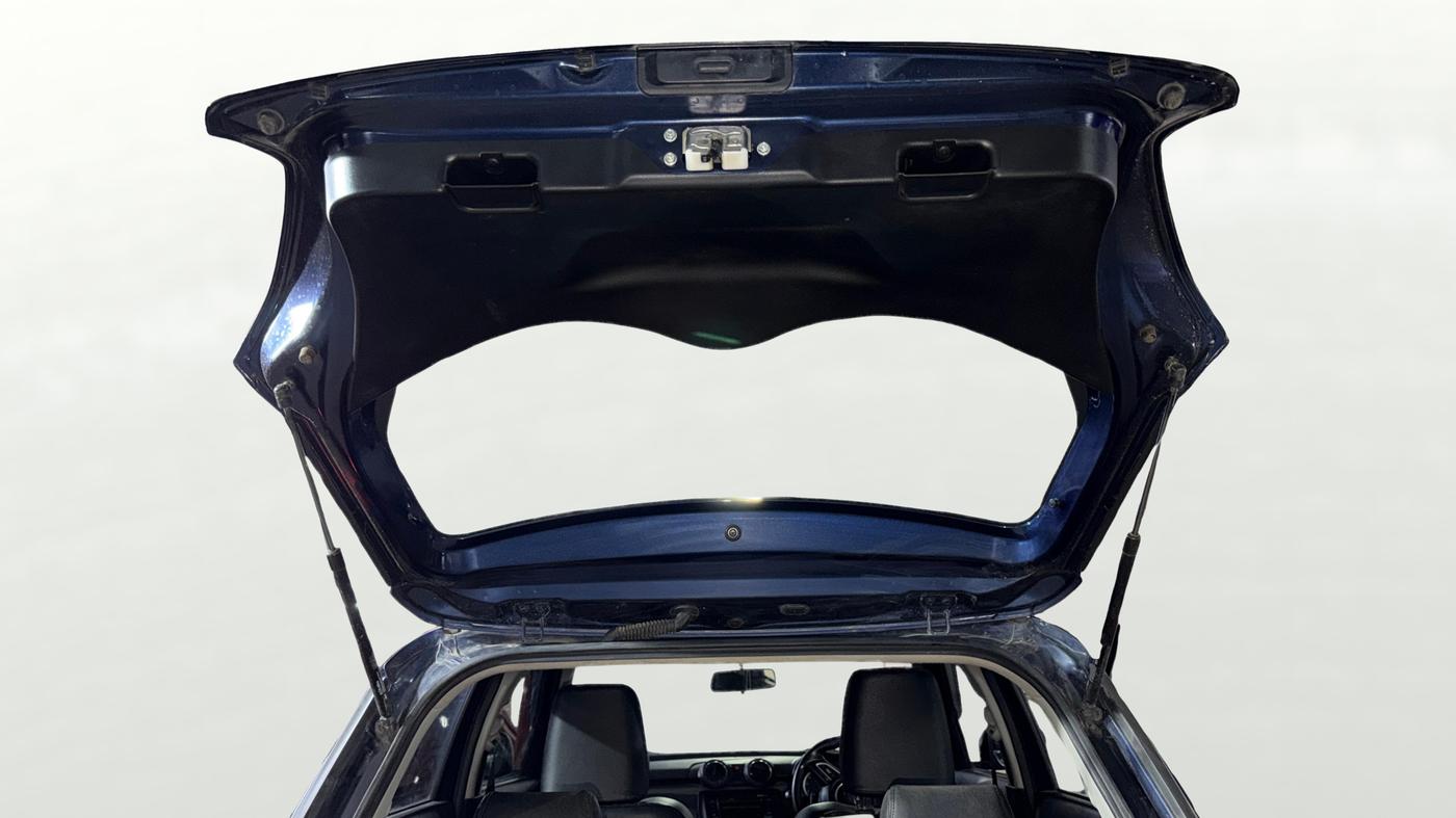 2019 Maruti Swift VXI AMT, Petrol, Automatic, 32,624 km, Boot Door Open