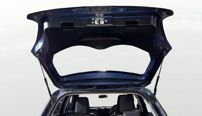 2019 Maruti Swift VXI AMT, Petrol, Automatic, 32,624 km, Boot Door Open