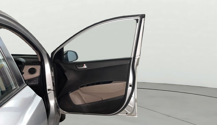 2016 Hyundai Xcent S 1.2, Petrol, Manual, 84,129 km, RHS Front Door