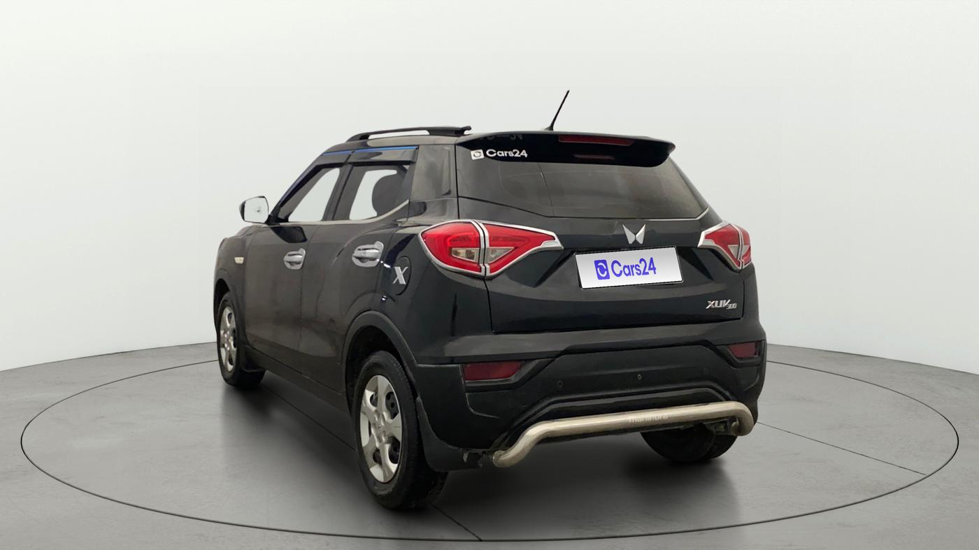 2023 Mahindra XUV300 W6 1.5 Diesel, Diesel, Manual, 51,147 km, Left Back Diagonal