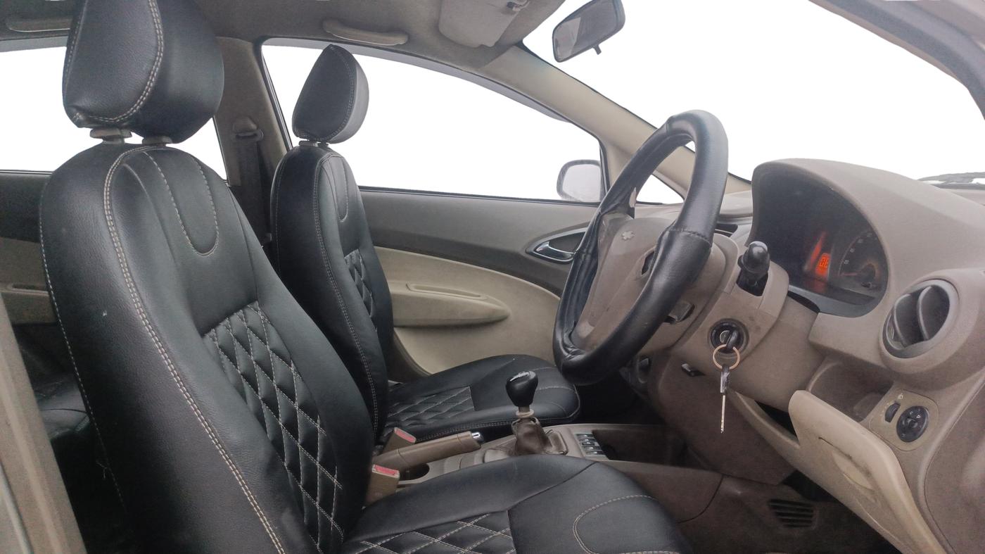 2013 Chevrolet Sail UVA 1.3 LS ABS, Diesel, Manual, 1,22,829 km, Right Side Front Door Cabin