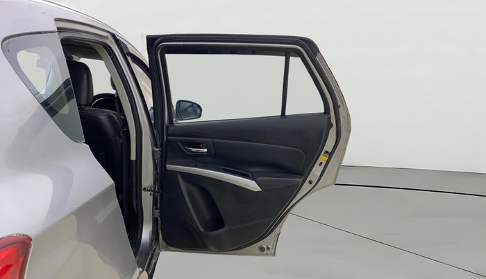 2016 Maruti S Cross ALPHA 1.6, Diesel, Manual, 1,02,946 km, RHS Rear Door