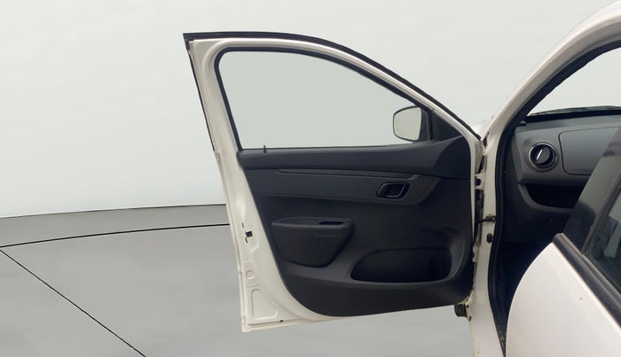 2016 Renault Kwid RXT 1.0 AMT, Petrol, Automatic, 42,049 km, LHS Front Door