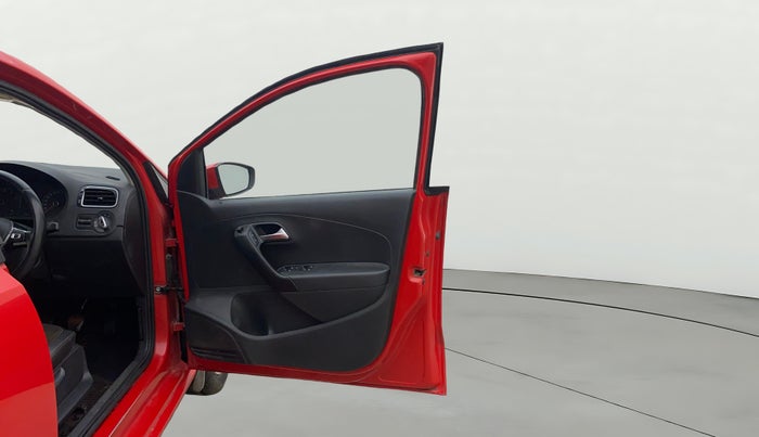 2017 Volkswagen Polo HIGHLINE PLUS 1.2(16 ALLOY, Petrol, Manual, 1,04,272 km, RHS Front Door