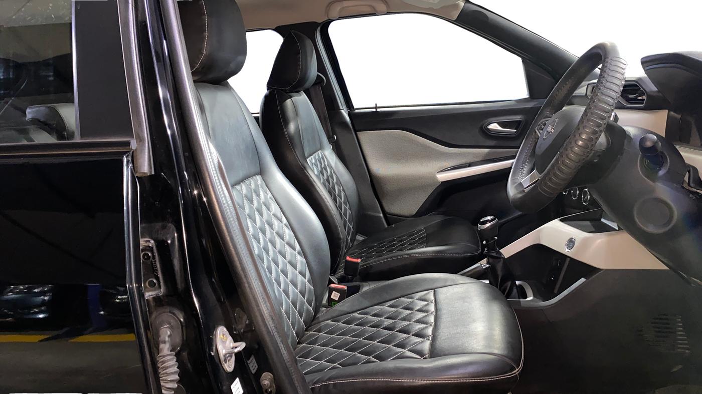 2023 Nissan MAGNITE XV MT, Petrol, Manual, 17,733 km, Right Side Front Door Cabin