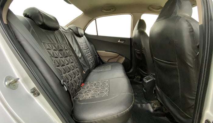 2015 Hyundai Xcent S 1.2, Petrol, Manual, 1,09,398 km, Right Side Rear Door Cabin