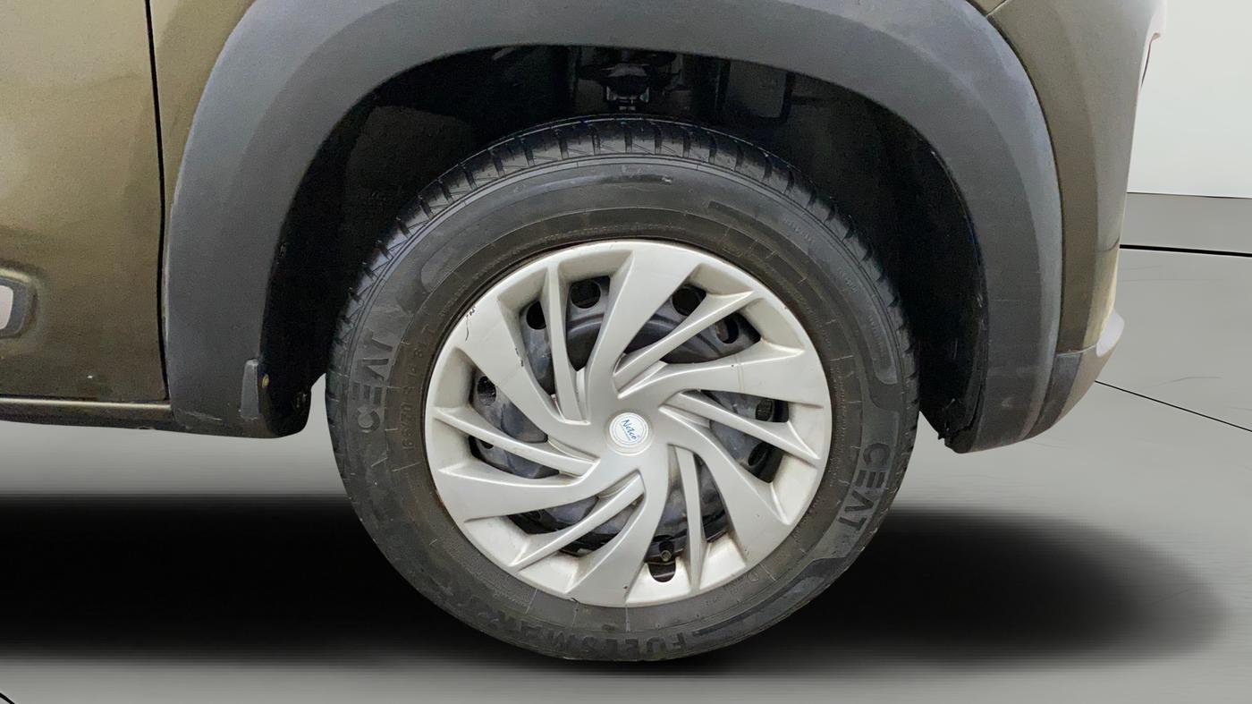 2021 Renault Kwid RXT 1.0 (O), Petrol, Manual, 36,196 km, Right Front Wheel