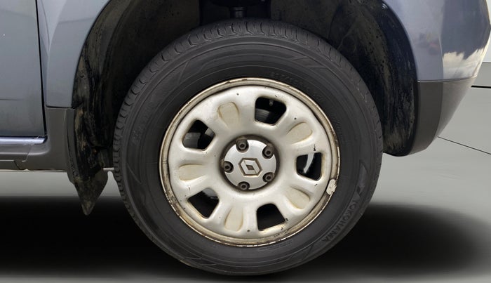 2014 Renault Duster RXE PETROL, Petrol, Manual, 43,030 km, Right Front Wheel