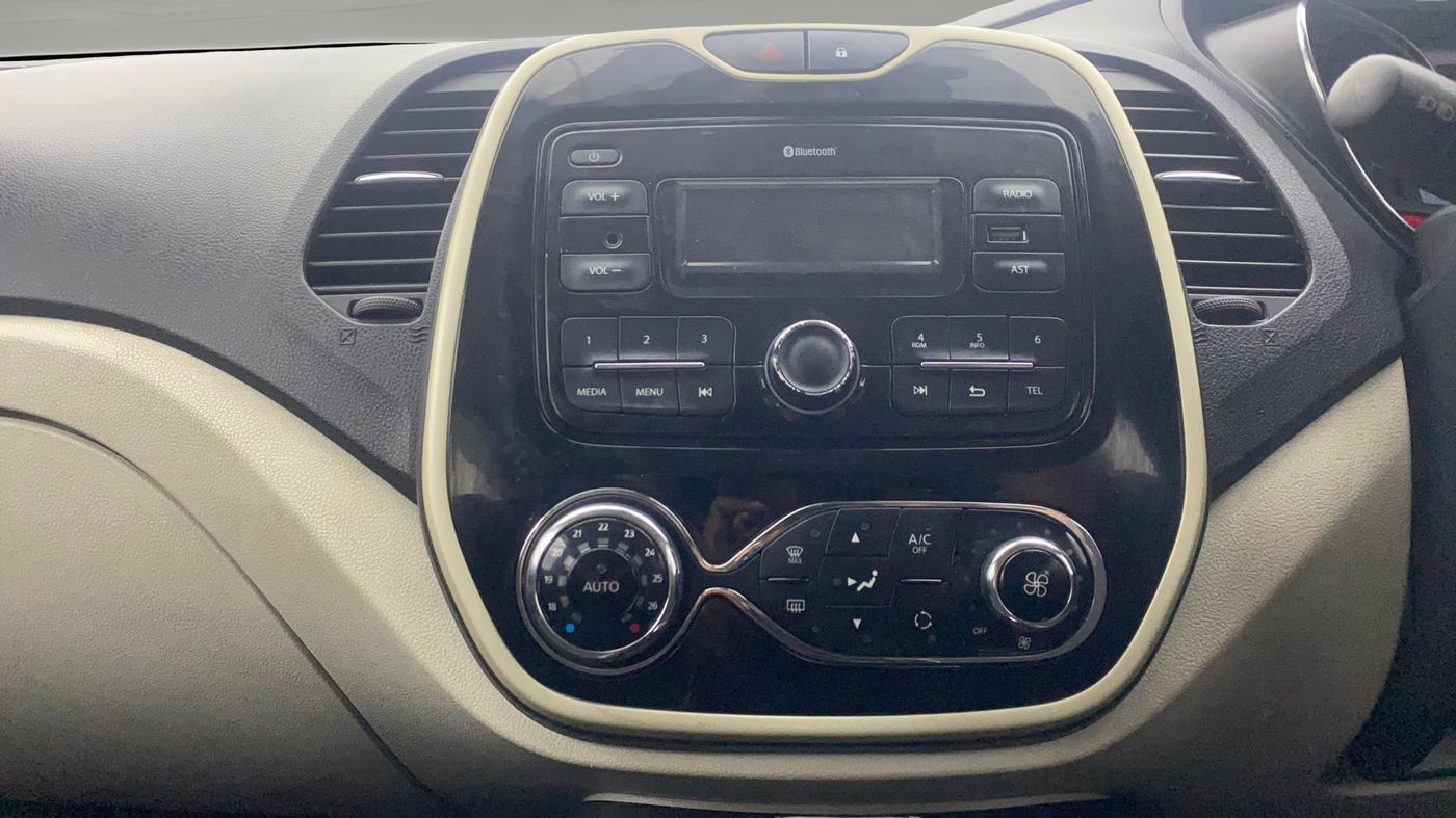 2018 Renault Captur RXE PETROL, Petrol, Manual, 22,704 km, Air Conditioner