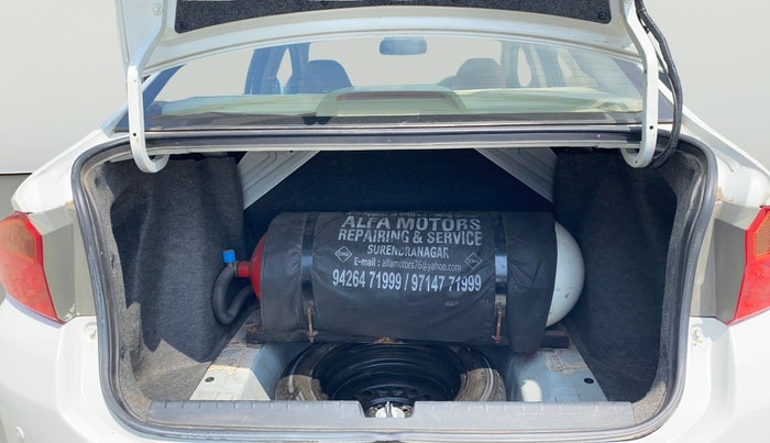 2018 Honda City 1.5L I-VTEC SV, CNG, Manual, 97,326 km, Boot Open Zoomed View