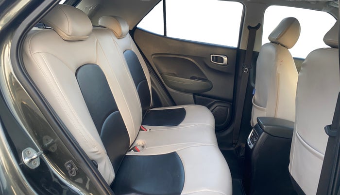 2021 Hyundai VENUE SX PLUS 1.0 TURBO DCT, Petrol, Automatic, 25,775 km, Right Side Rear Door Cabin