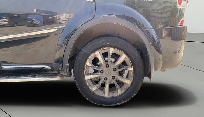 2019 Mahindra XUV500 W11 AT, Diesel, Automatic, 53,985 km, Left Rear Wheel