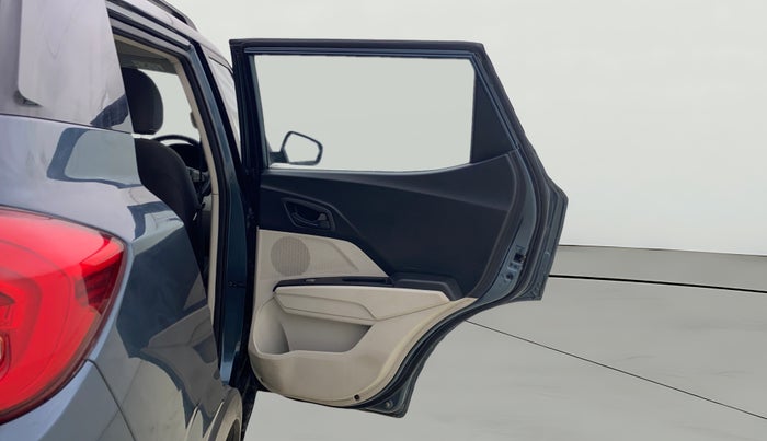 2023 Mahindra XUV300 W6 1.2 PETROL AMT, Petrol, Automatic, 27,860 km, RHS Rear Door