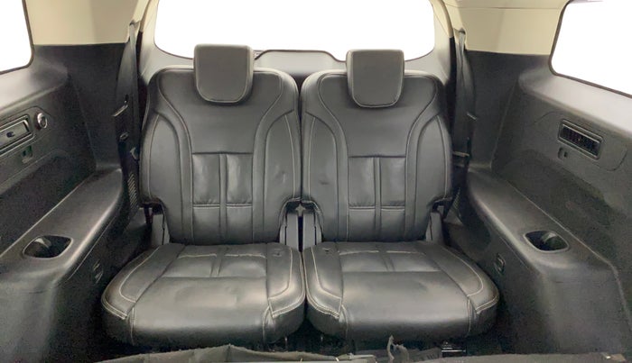 2022 Mahindra XUV700 AX 7 LUXURY P AT 7 STR, Petrol, Automatic, 38,547 km, Third Seat Row ( optional )