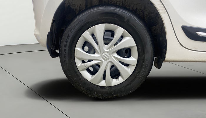 2020 Maruti Swift VXI AMT, Petrol, Automatic, 28,866 km, Right Rear Wheel