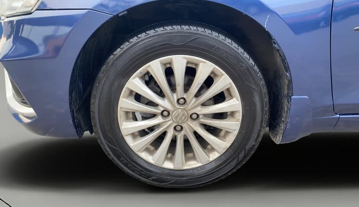 2018 Maruti Ciaz DELTA 1.5 SHVS MT PETROL, Petrol, Manual, 1,40,421 km, Left Front Wheel