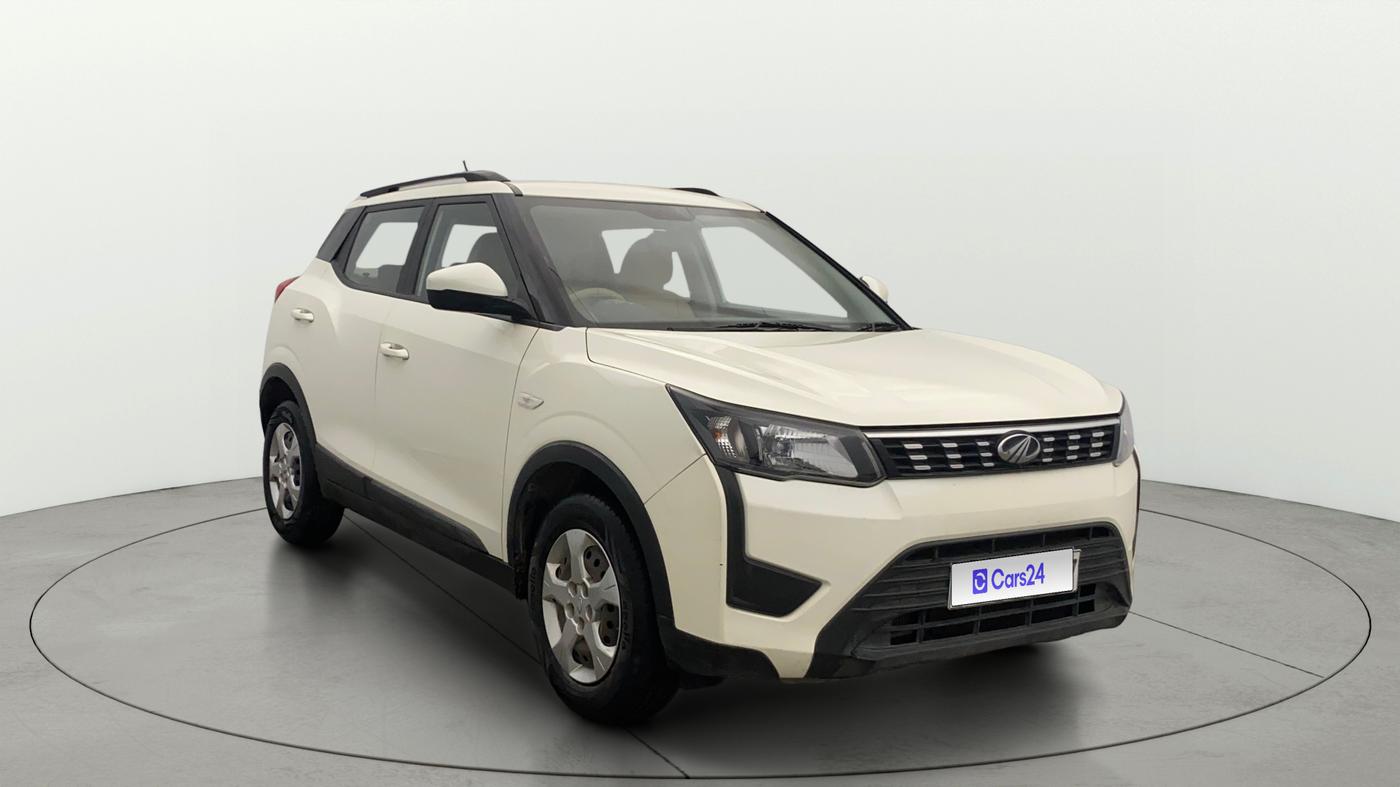 2020 Mahindra XUV300 W6 1.2 PETROL, Petrol, Manual, 15,386 km, Right Front Diagonal