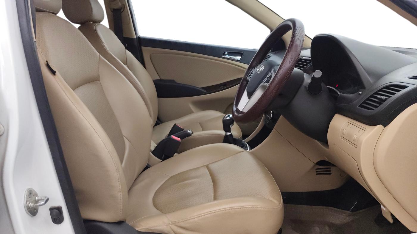 2014 Hyundai Verna FLUIDIC 1.6 VTVT SX OPT, Petrol, Manual, 47,752 km, Right Side Front Door Cabin