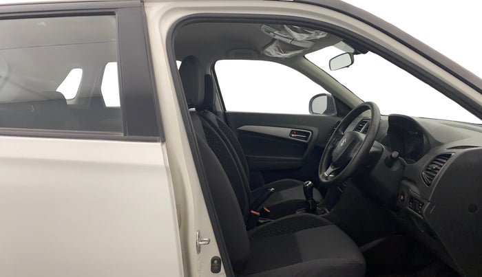 2016 Maruti Vitara Brezza ZDI PLUS, Diesel, Manual, 1,11,061 km, Right Side Front Door Cabin