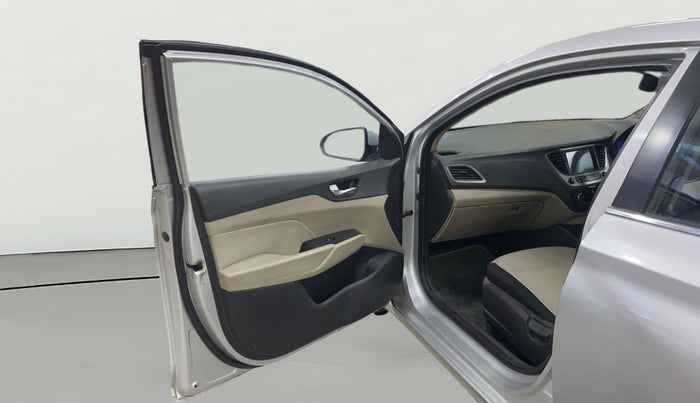 2017 Hyundai Verna 1.6 CRDI SX, Diesel, Manual, 1,40,501 km, LHS Front Door