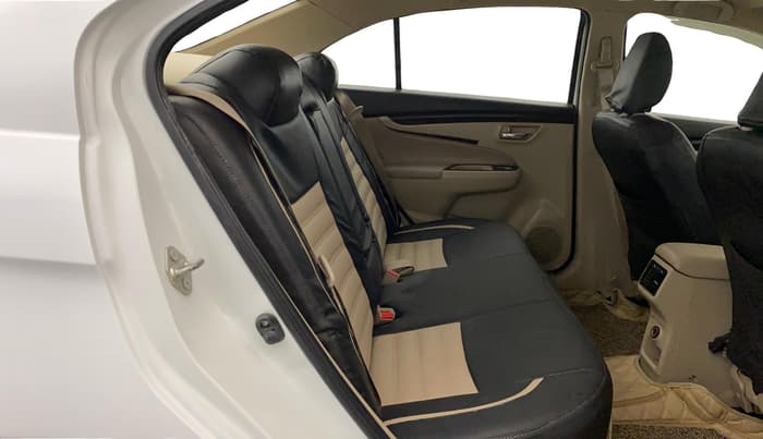 2016 Maruti Ciaz VDI+ SHVS, Diesel, Manual, 79,947 km, Third Seat Row ( optional )