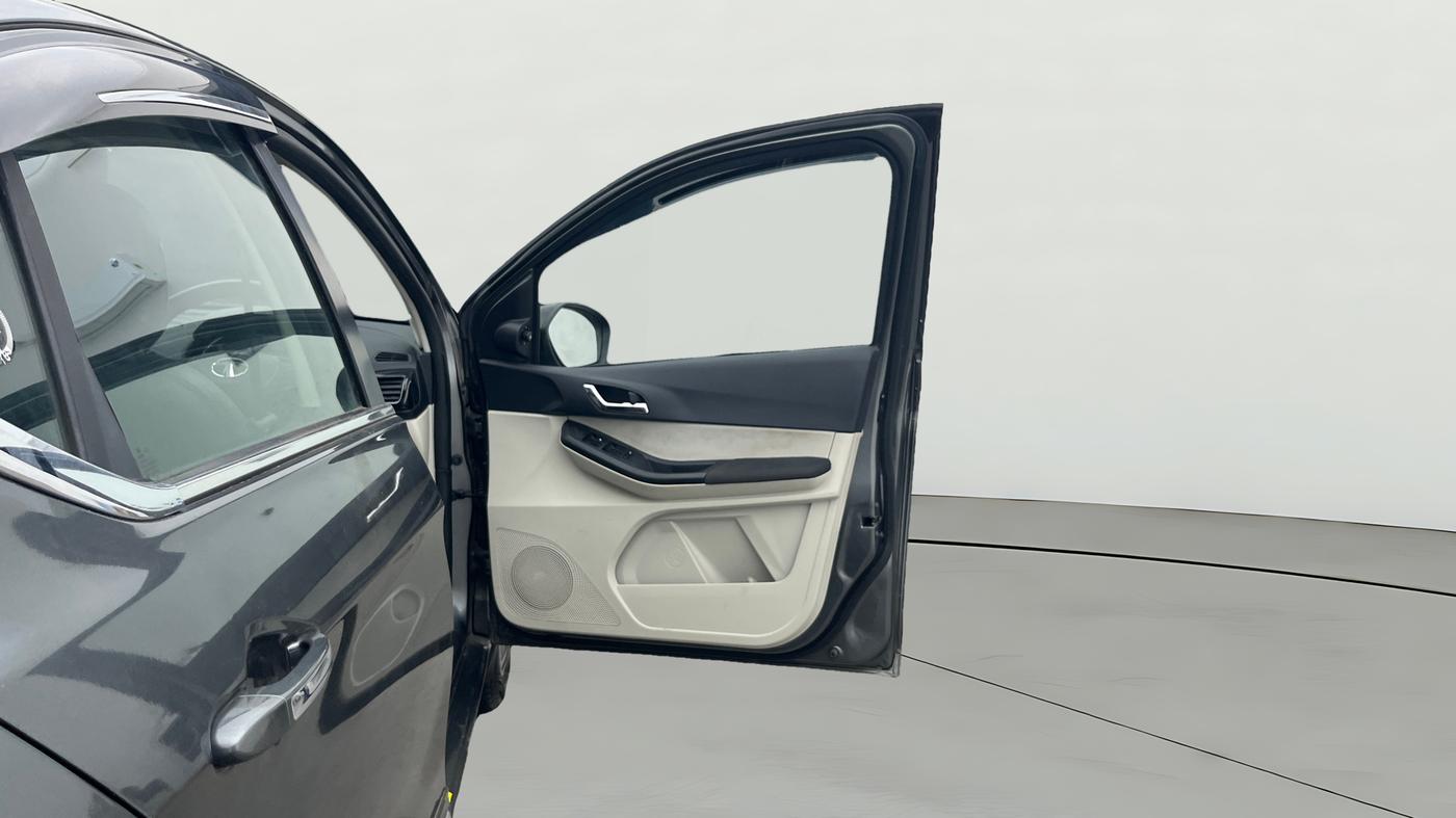 2023 Tata TIGOR XZ PLUS CNG, CNG, Manual, 25,571 km, RHS Front Door