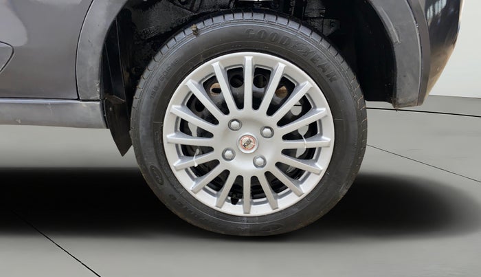 2018 Tata NEXON XM PETROL, Petrol, Manual, 77,098 km, Left Rear Wheel