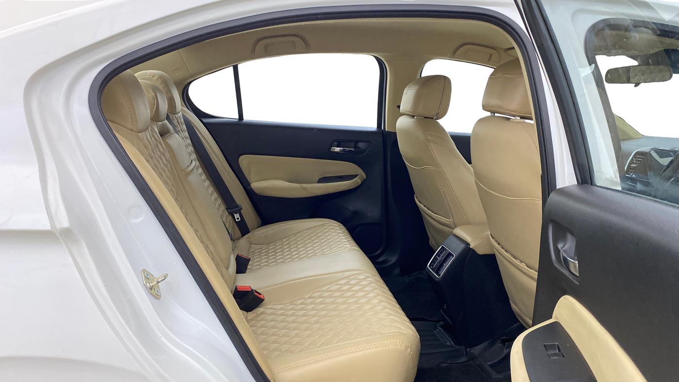 2024 Honda City 1.5L I-VTE V CVT, Petrol, Automatic, 15,496 km, Right Side Rear Door Cabin