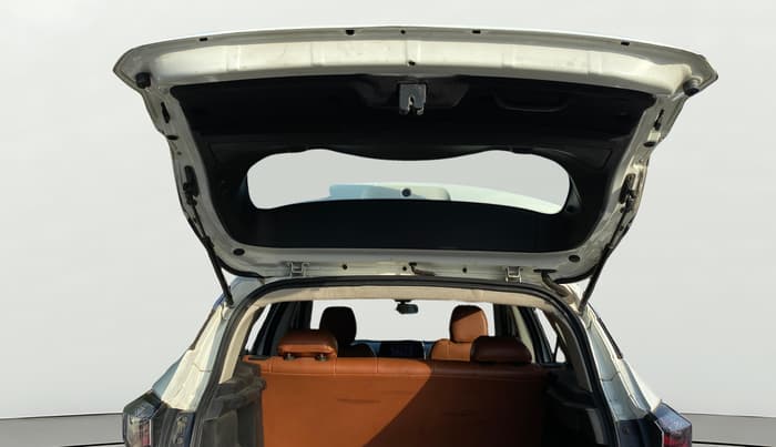 2021 Tata Harrier XMA 2.0L KRYOTEC, Diesel, Automatic, 93,588 km, Boot Door Open