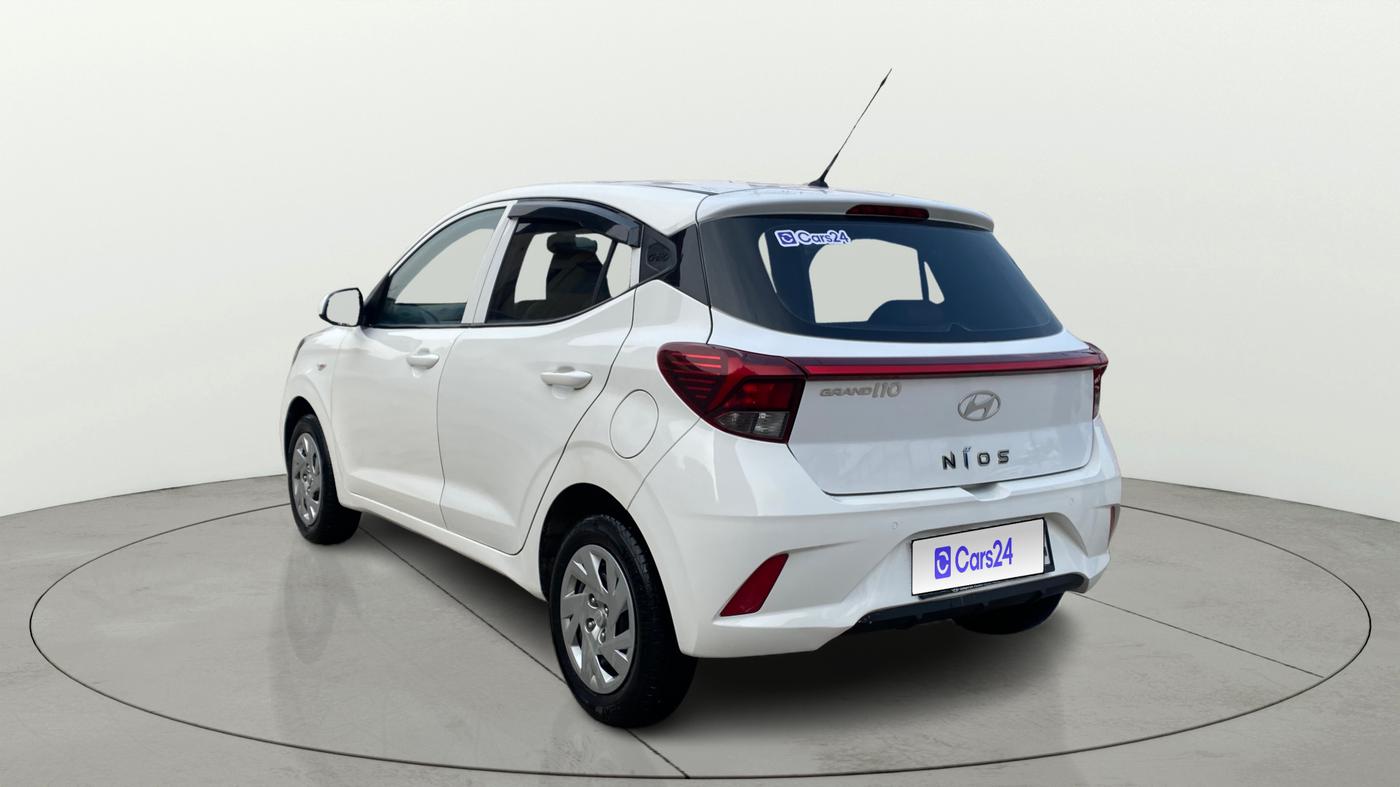 2024 Hyundai GRAND I10 NIOS MAGNA 1.2 KAPPA VTVT, Petrol, Manual, 27,083 km, Left Back Diagonal