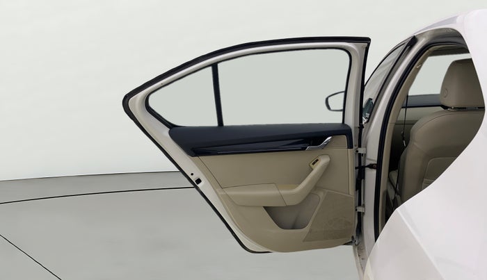 2019 Skoda Octavia L&K 1.8 TSI AT, Petrol, Automatic, 1,39,105 km, LHS Rear Door